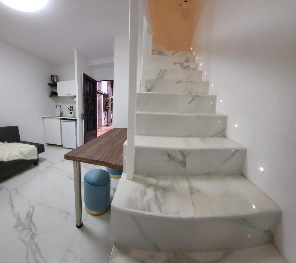The White Colisseum Apartment Roma Exterior foto